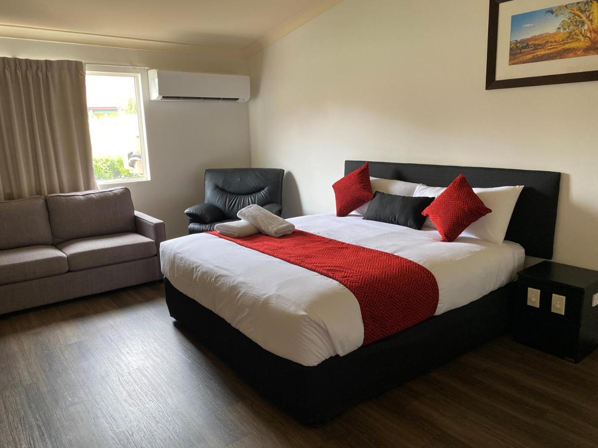 Emerald Explorers Inn מראה חיצוני תמונה
