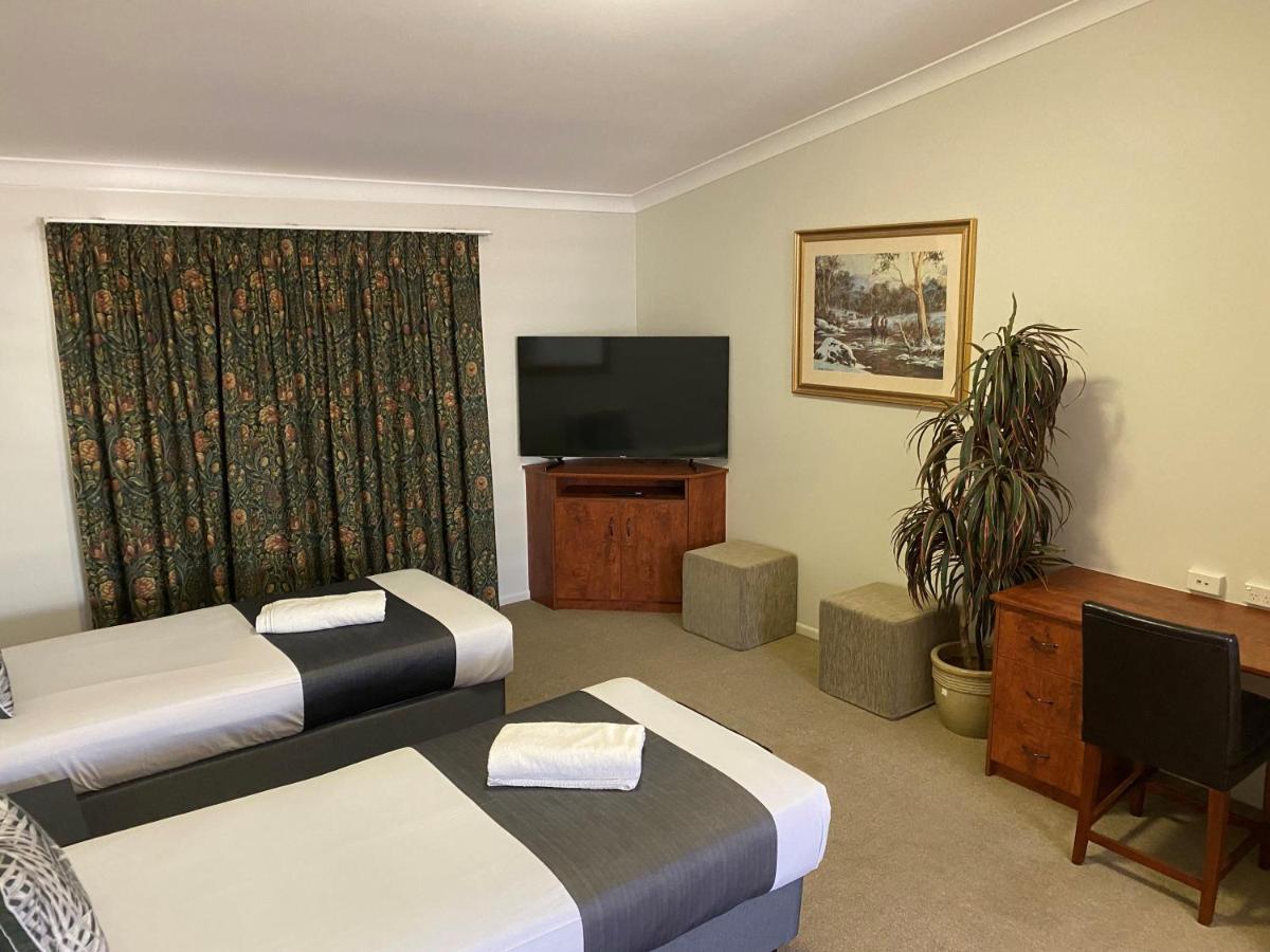 Emerald Explorers Inn מראה חיצוני תמונה