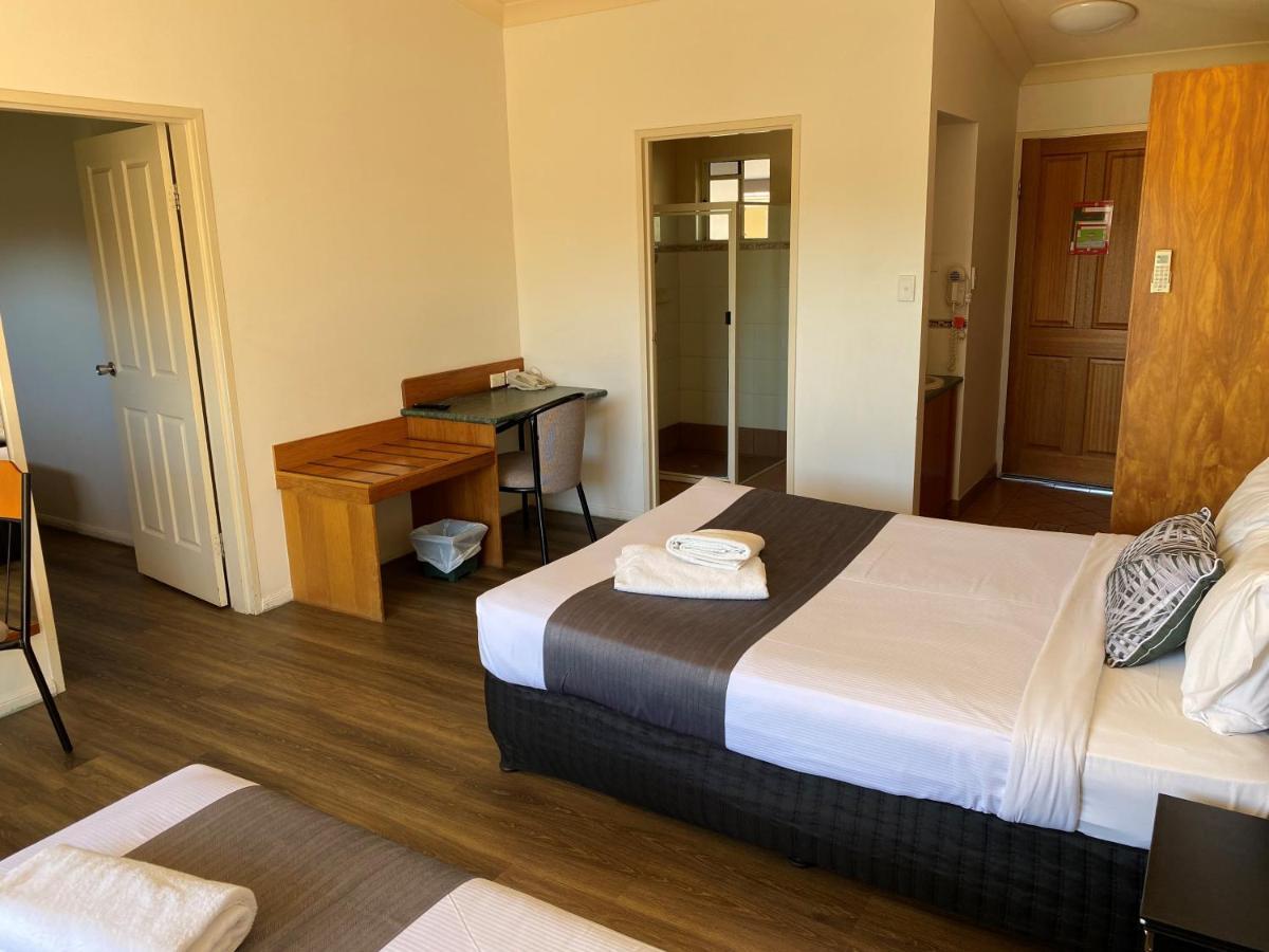 Emerald Explorers Inn מראה חיצוני תמונה