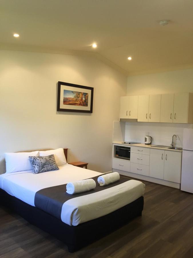 Emerald Explorers Inn מראה חיצוני תמונה