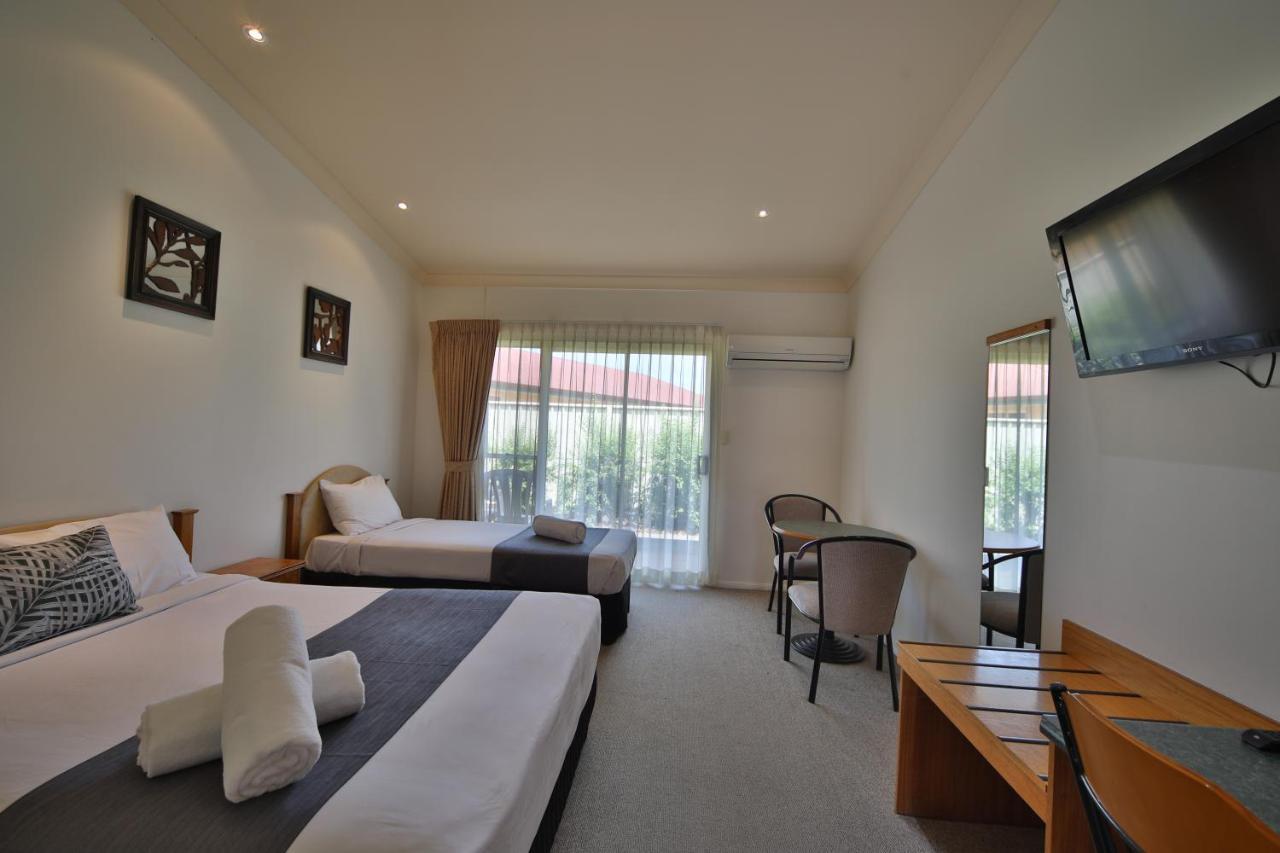 Emerald Explorers Inn מראה חיצוני תמונה